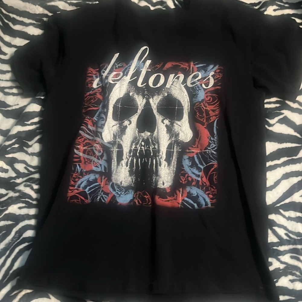 deftones shirt i wore it like once so it's pretty new